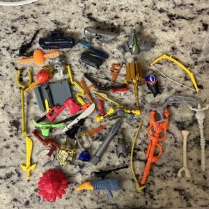 TMNT, Power Rangers, Batman‎ Random Weapon And Accessory Lot D1